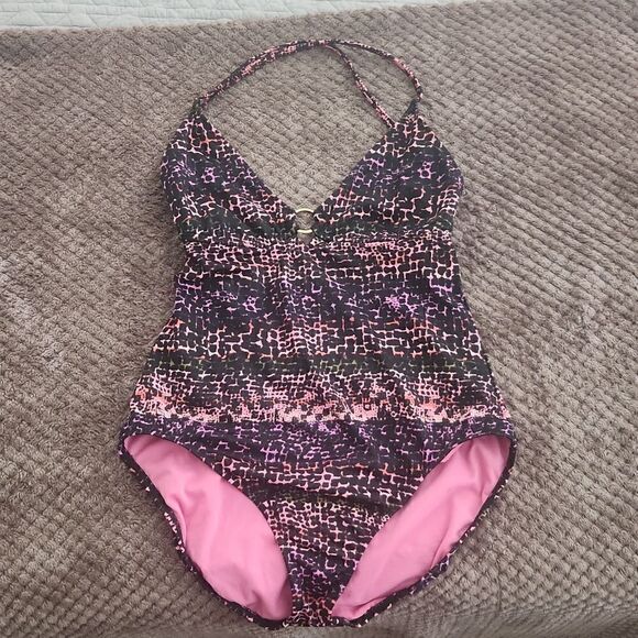 Leilani One Piece - Picture 1 of 10